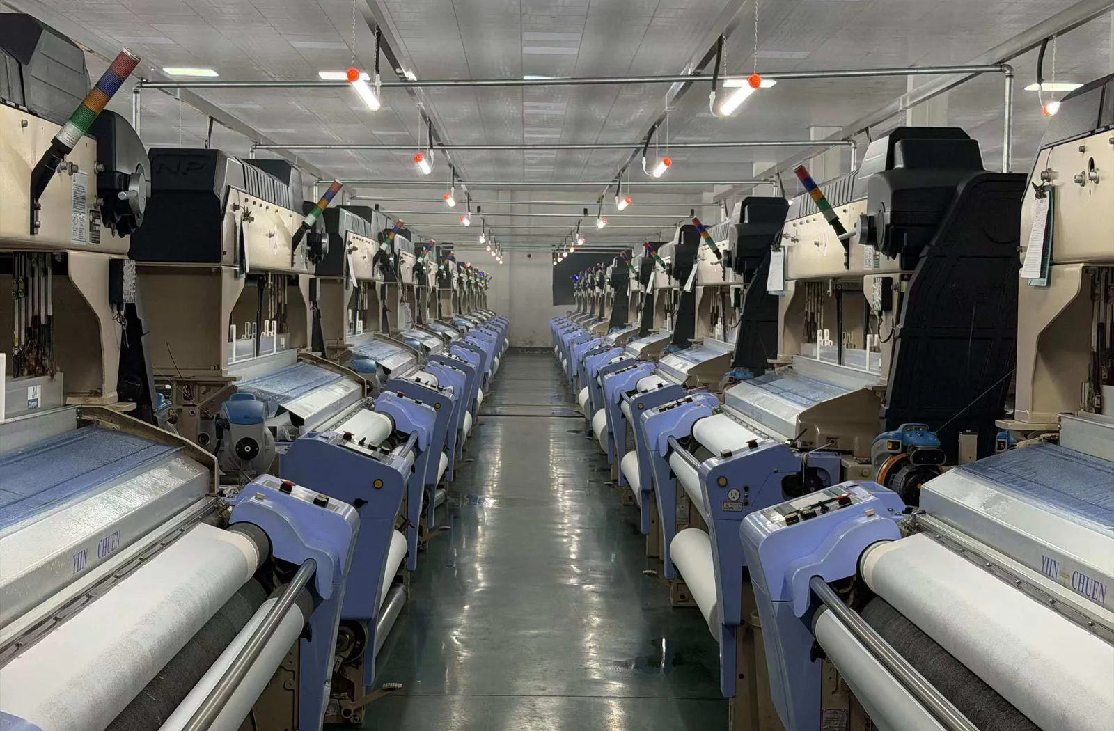 Textile equipment at a long-term Junyi partner production facility